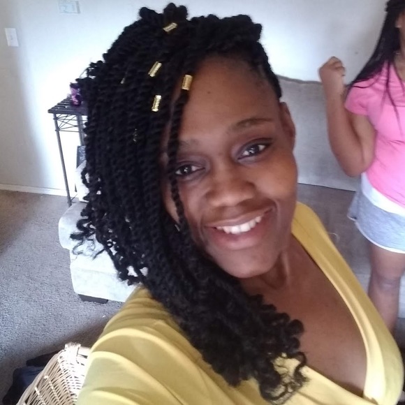 Meet your Posher, Ida - Picture 1 of 1